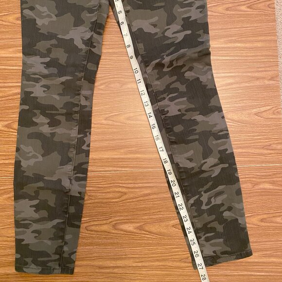 Good American Good Waist Camo-Print Skinny Jeans Size 6/28 - Picture 5 of 6